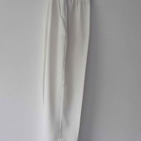 Стилен бял дамски панталон 15 лв., снимка 1 - Панталони - 42861715