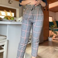 Дамски панталон на каре, снимка 1 - Панталони - 40367888