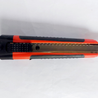 Макетен професионален нож  18мм/16 см, снимка 1 - Други инструменти - 44671520