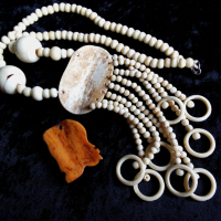 Слонова кост - медальон , амулет , висулка , колие, снимка 8 - Антикварни и старинни предмети - 44688500