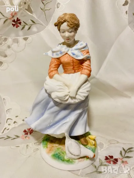 порцеланова статуетка , снимка 1