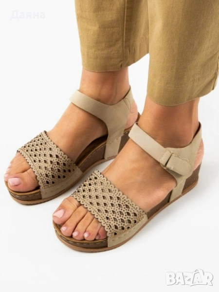 Бежови дамски сандали, снимка 1