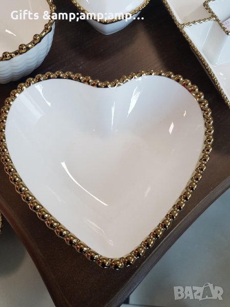 Порцеланова купа във форма на Сърце със златен кант, снимка 1