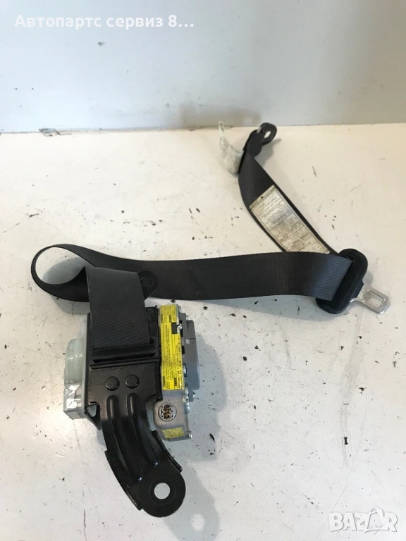 Заден ляв предпазен колан за Lexus IS220 (2003–2009) – оригинален, снимка 1