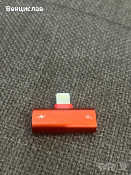 Адаптер за iPhone за зареждане и слушалки - lightening, снимка 1