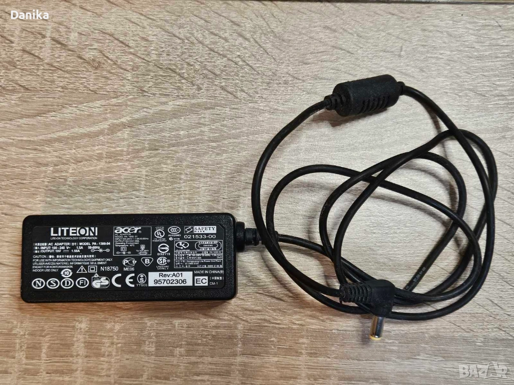 Работещ адаптер / зарядно за лаптоп LITEON PA-1300-03 PA-1300-04 AC Power Adapter 19V 1.58A 30W, снимка 1