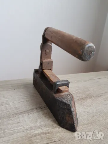 Стара рядка чугунена ютия, снимка 6 - Антикварни и старинни предмети - 49773928