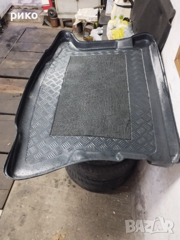Кора постелка за багажник Тойота Аурис , снимка 2 - Аксесоари и консумативи - 52294906