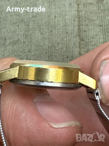 Продавам руски  часовник Лъч , снимка 4 - Антикварни и старинни предмети - 56406036