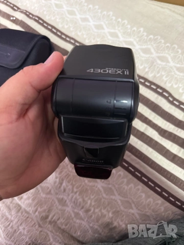 Продавам външна светкавица Canon Speedlite 430EX II – Перфектно осветление за впечатляващи снимки, снимка 2 - Фотоапарати - 54111692