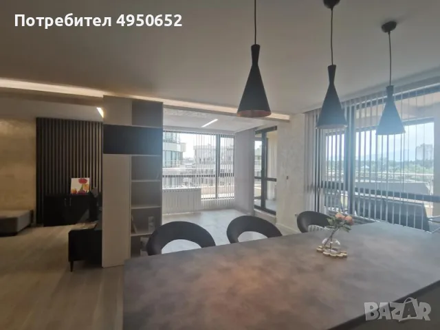 Продаваме Тристаен Апартамент в Центъра, снимка 5 - Апартаменти - 56136474