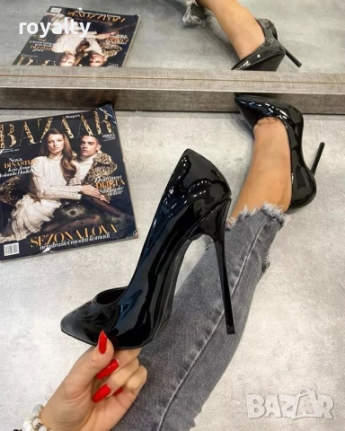 Обувки на ток - черен лак с черен ток