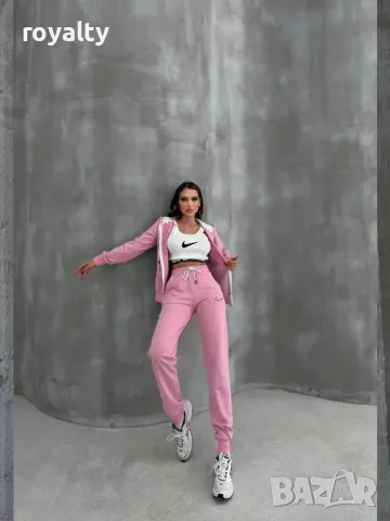 Nike дамски комплект от три части Различни цветове , снимка 9 - Комплекти - 49824468