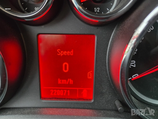 Opel Astra 2012, снимка 18 - Автомобили и джипове - 52328813