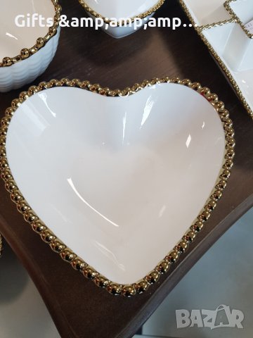Порцеланова купа във форма на Сърце със златен кант, снимка 1 - Аксесоари за кухня - 35104752