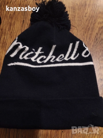 mitchell and ness - зимна фенска шапка КАТО НОВА , снимка 2 - Шапки - 52828484