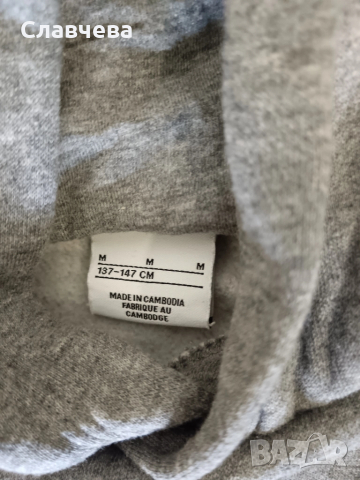 Суичър Nike, снимка 2 - Детски анцузи и суичери - 52303510