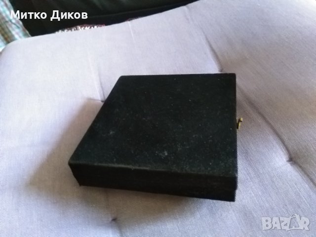 Плакет НОИ в кутия подаръчна нов фи 70мм плакета, снимка 6 - Нумизматика и бонистика - 42134637