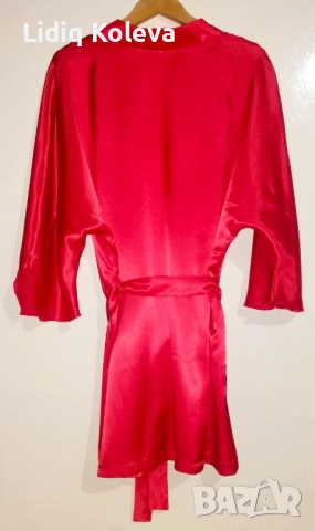 Дамски червен сатенен комплект нощница и халат, снимка 5 - Нощници - 52351588