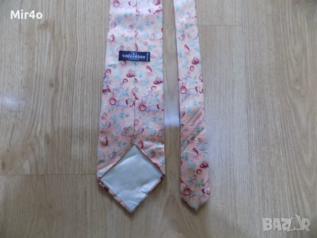 вратовръзка valentino garavani made in italy папионка мъжка оригинална копринена