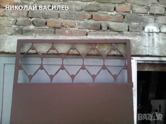 Продава    врата   95  х  2   м    .