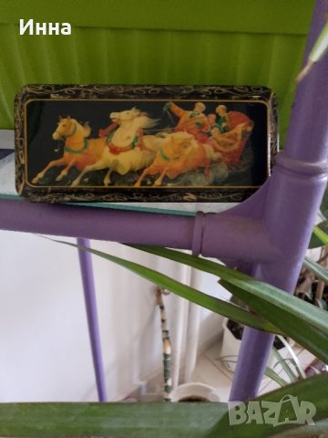 Продавам кутийка за бижута и мъниста, снимка 2 - Колиета, медальони, синджири - 44414655