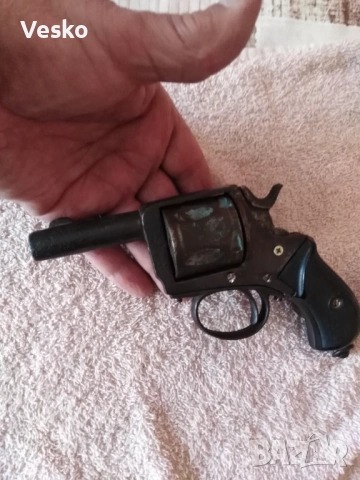 Револвер булдог, снимка 2 - Антикварни и старинни предмети - 54006067