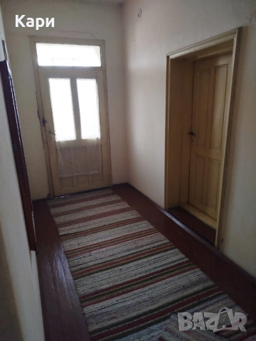  Просторна къща с двор 2600 кв.м в центъра на с. Морава – 27 500 €, снимка 7 - Къщи - 53917617