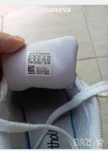 Дамски оригинални маратонки adidas, снимка 2 - Маратонки - 54310388