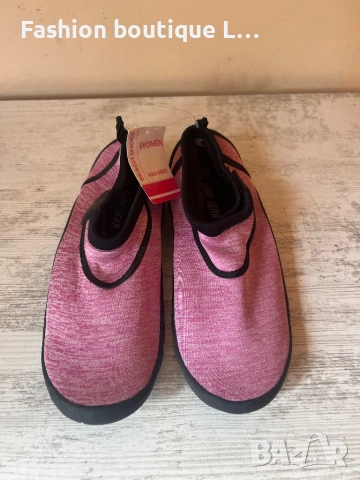 Нови дамски аква обувки 40-41 номер с етикета в розов цвят с черни гумени подметки 🩷🖤