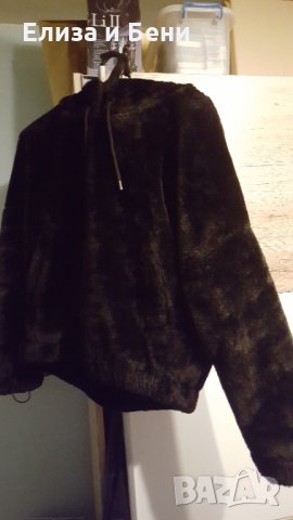 Късо пухено яке анурак с изкуствен косъм качулка Zara Зара, снимка 2 - Якета - 35467303