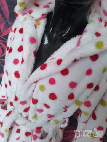 Пухкав халат за момиче 9-10г с ушички до 140 см , снимка 4 - Хавлии и халати - 38986533