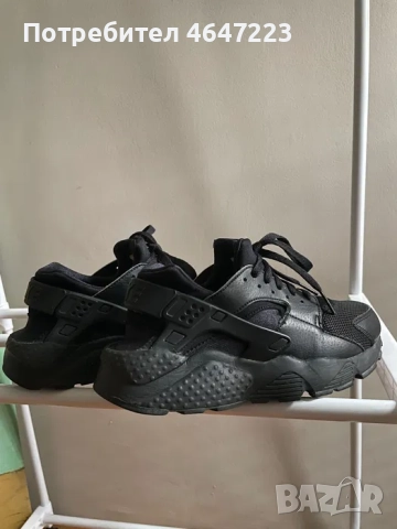Дамски маратонки Nike Huarache, 38.5 размер, снимка 2 - Маратонки - 52361996