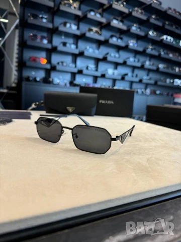 очила с черен обикновен калъф prada chanel , снимка 8 - Слънчеви и диоптрични очила - 50595340