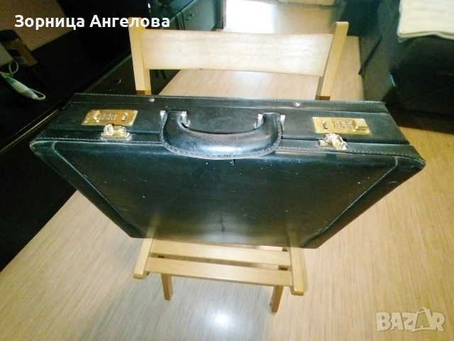 Винтидж бизнес куфарче с кодови ключалки PLANET – 46×33 см