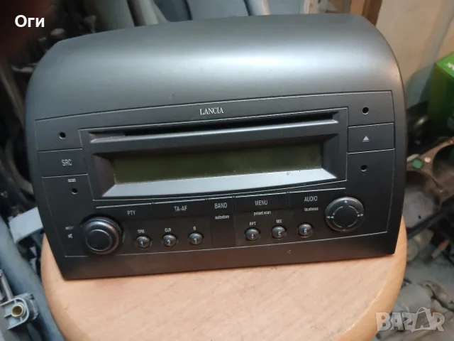 Авторадио със CD за Ланча Y Ипсилон  7 643 388 316  /  735 345 243