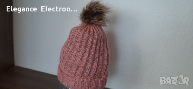 Зимна дамска шапка с пух, снимка 6 - Шапки - 35499688