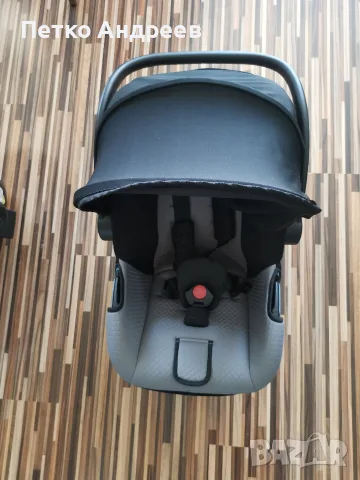 4 бр. Mountain Buggy – 2 кошници за кола Protect 0-13 кг + 2 коша Plus за новородено, снимка 3 - Стоки за близнаци - 55792451