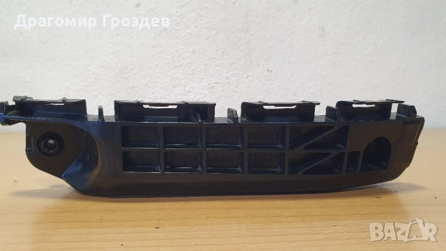 Оригинален ляв държач (скоба) за предна броня за Toyota Yaris / Тойота Ярис (2011-2017), снимка 2 - Части - 52532241