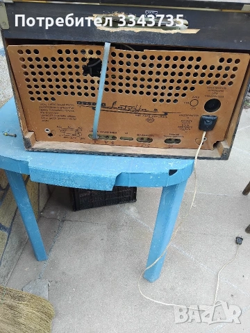 Стар радиограмфон Латвия., снимка 4 - Антикварни и старинни предмети - 54196776