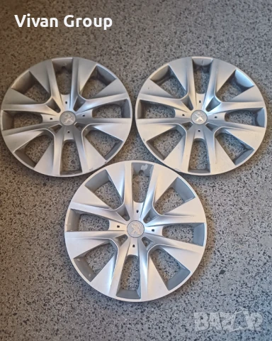 3 броя 15 цола тасове Пежо