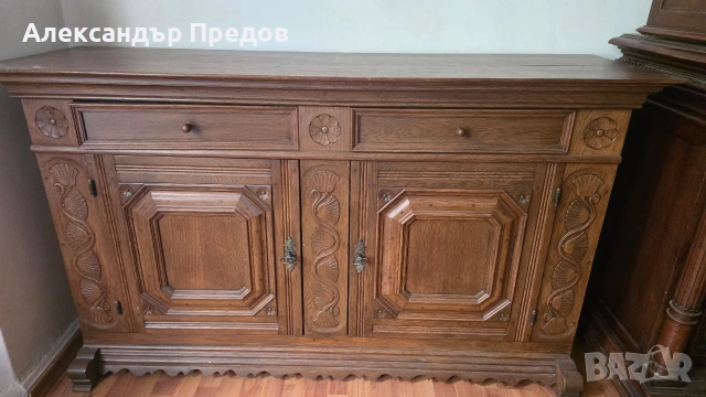 Старинен скрин от масивно дърво 