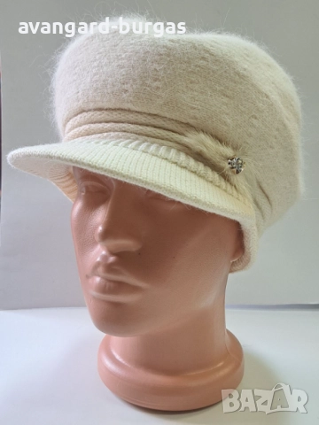 324 Дамска бутикова шапка каскет - ангора