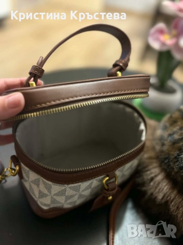 Кожена чантичка , снимка 3 - Чанти - 53236919