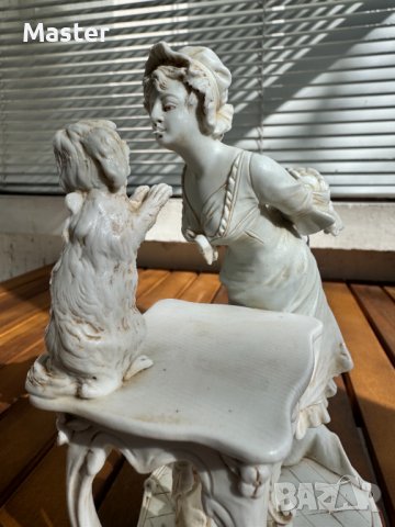 Порцеланова сцена от 20-ти век Бисквит "Дамата с кученцето", снимка 8 - Антикварни и старинни предмети - 44434408