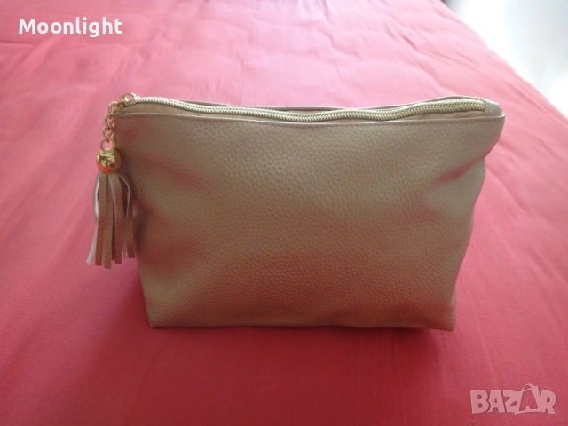 Нов тоалетен козметичен несесер в златно, снимка 3 - Чанти - 52639364