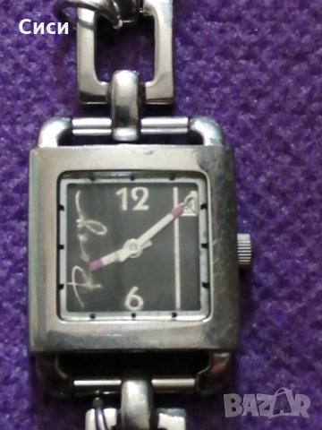 Дамски часовник марка roxy, снимка 1 - Дамски - 31021516