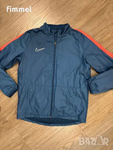 Яке Nike оригинална ветровка, 158-170 см, снимка 7 - Детски якета и елеци - 49305063