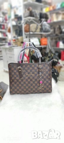 чанти 32х25см tommy hilfiger louis vuitton michael kors chanel gucci tommy hilfiger , снимка 3 - Чанти - 51458189