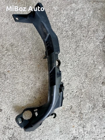 Държач стойка фар БМВ Е92 93 BMW